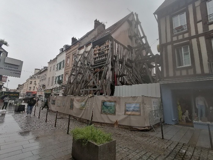 Démolition d'une maison en péril, Vernon
